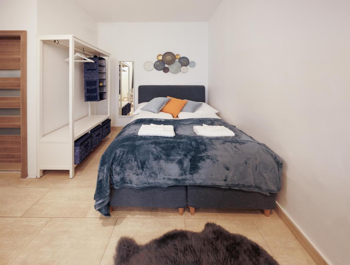Cozy Market-Square Retreat Located In The Heart Of The 10Th District Вена Экстерьер фото